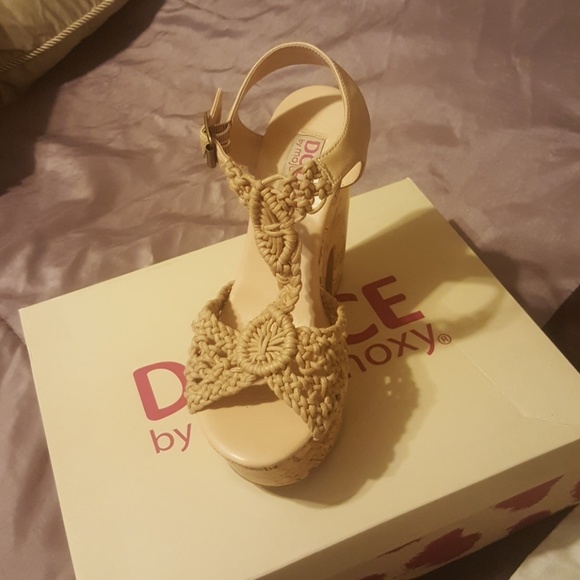 Sandals - Picture 1 of 2